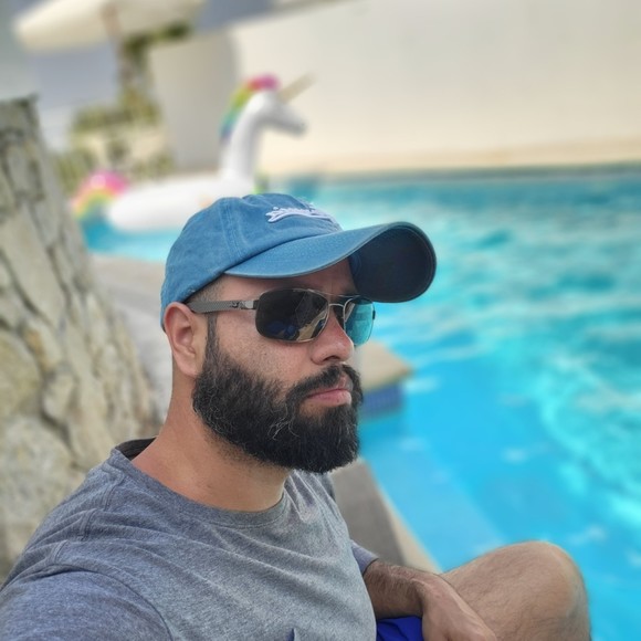 Meet your Posher, Carlos - Picture 1 of 1